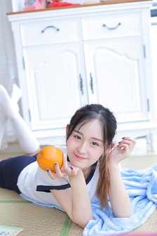 坐在鸡上写作业好疼